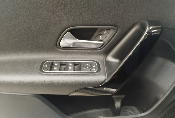 Mercedes Classe A Style Line_Classe A 180 d 116ch Style Line 7G-DCT TOIT OUVRANT 