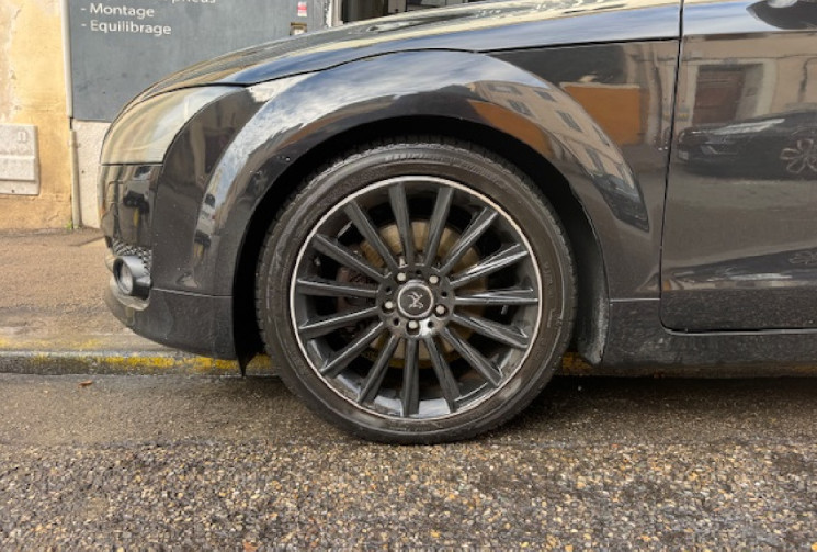 Audi TT  2.0 TFSi 16V 200 cv / CARPLAY / GPS / CUIR / FULL BLACK / 