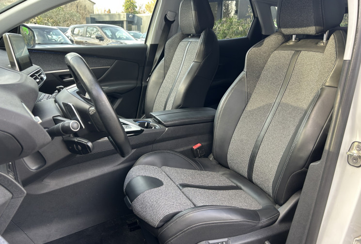 Peugeot 3008 II 1.2 THP EAT6 130 Allure business Distribution changée/sièges chauffants électriques