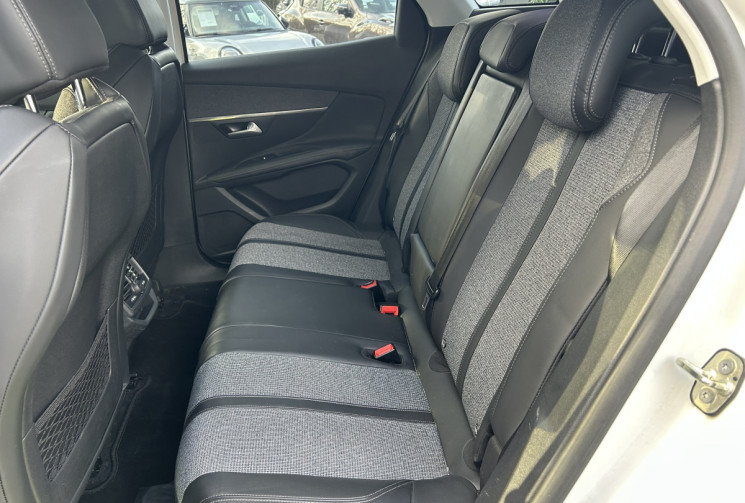 Peugeot 3008 II 1.2 THP EAT6 130 Allure business Distribution changée/sièges chauffants électriques