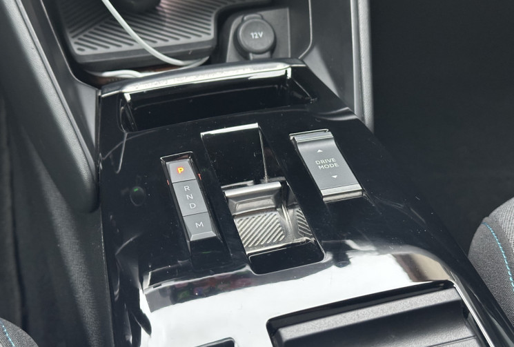 Citroën C4 1.5 BlueHDI 130 SHINE EAT8 * AFFICHAGE TETE HAUTE * CARPLAY * ENTRETIEN A JOUR * GARANTIE