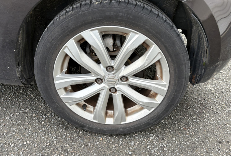 Suzuki Swift IV 94cv * 3p * Toit Ouvrant Pano * Chaine de Distribution