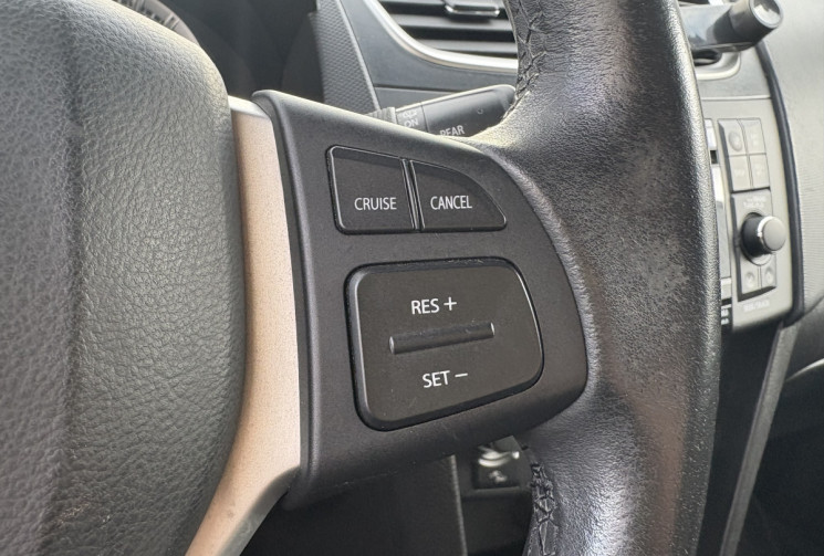 Suzuki Swift IV 94cv * 3p * Toit Ouvrant Pano * Chaine de Distribution