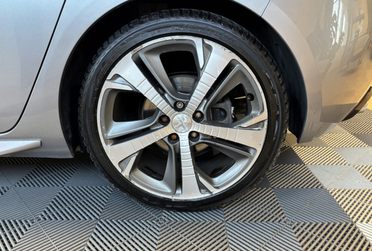 Peugeot 308 GT 2.0 BLUEHDI EAT6 180 GT / TOIT PANORAMIQUE / KIT DISTRIBUTION A JOUR 