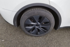 Tesla Model Y 300 CV RWD * STANDARD RANGE * 1ER MAIN