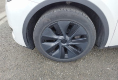 Tesla Model Y 300 CV RWD * STANDARD RANGE * 1ER MAIN