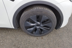 Tesla Model Y 300 CV RWD * STANDARD RANGE * 1ER MAIN