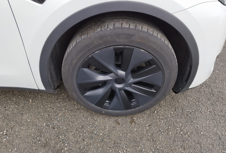 Tesla Model Y 300 CV RWD * STANDARD RANGE * 1ER MAIN