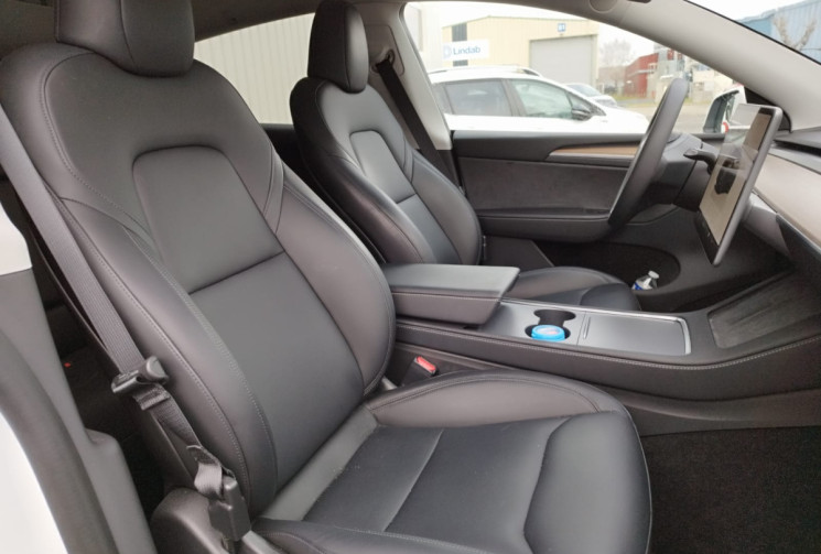 Tesla Model Y 300 CV RWD * STANDARD RANGE * 1ER MAIN