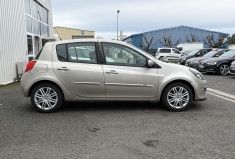 Renault Clio III Initiale Paris 5p 1.6i 110cv * Boîte Auto * Cuir * Clim Auto * Radars * Attelage