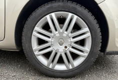 Renault Clio III Initiale Paris 5p 1.6i 110cv * Boîte Auto * Cuir * Clim Auto * Radars * Attelage