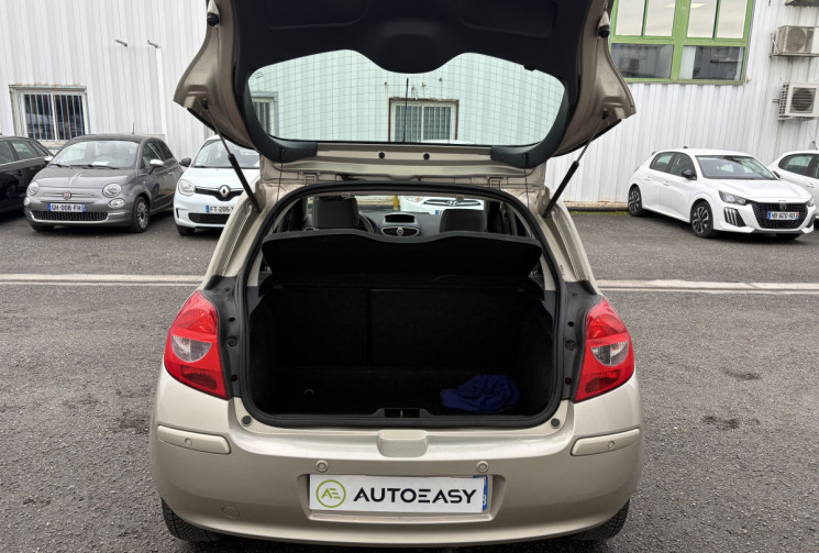 Renault Clio III Initiale Paris 5p 1.6i 110cv * Boîte Auto * Cuir * Clim Auto * Radars * Attelage