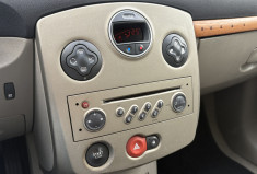 Renault Clio III Initiale Paris 5p 1.6i 110cv * Boîte Auto * Cuir * Clim Auto * Radars * Attelage