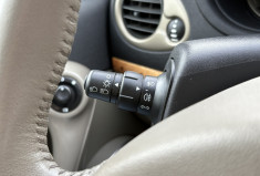 Renault Clio III Initiale Paris 5p 1.6i 110cv * Boîte Auto * Cuir * Clim Auto * Radars * Attelage