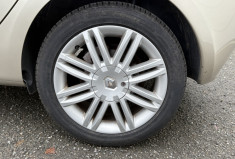 Renault Clio III Initiale Paris 5p 1.6i 110cv * Boîte Auto * Cuir * Clim Auto * Radars * Attelage