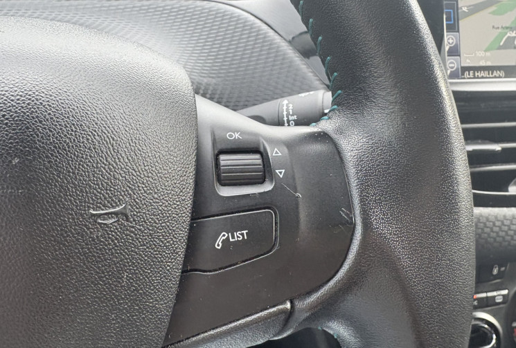 Peugeot 2008 URBAN CROSS 1.6 BlueHDi 99 cv * DISTRIBUTION NEUVE *