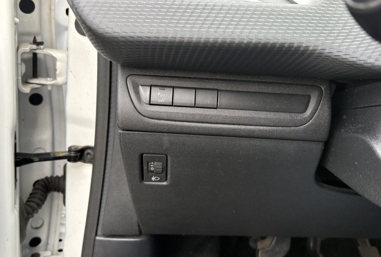 Peugeot 2008 URBAN CROSS 1.6 BlueHDi 99 cv * DISTRIBUTION NEUVE *