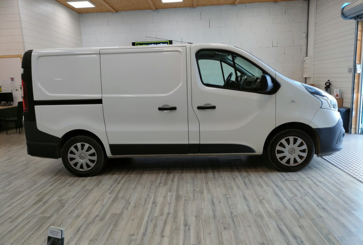 Renault Trafic III Fourgon L1H1 1200 1.6 dCi 16V Energy vitré 125 ch Grand Confort