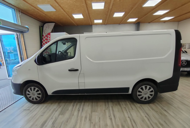 Renault Trafic III Fourgon L1H1 1200 1.6 dCi 16V Energy vitré 125 ch Grand Confort