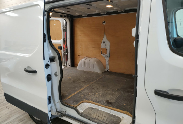 Renault Trafic III Fourgon L1H1 1200 1.6 dCi 16V Energy vitré 125 ch Grand Confort