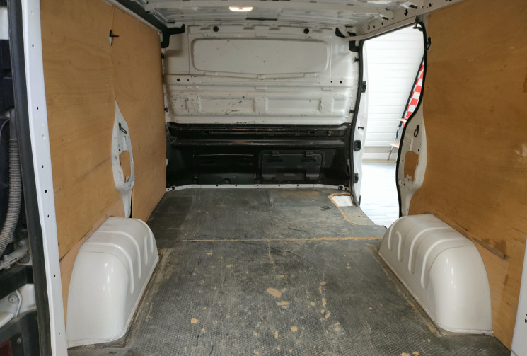 Renault Trafic III Fourgon L1H1 1200 1.6 dCi 16V Energy vitré 125 ch Grand Confort