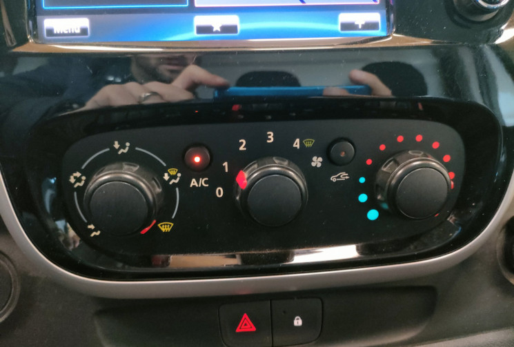 Renault Trafic III Fourgon L1H1 1200 1.6 dCi 16V Energy vitré 125 ch Grand Confort