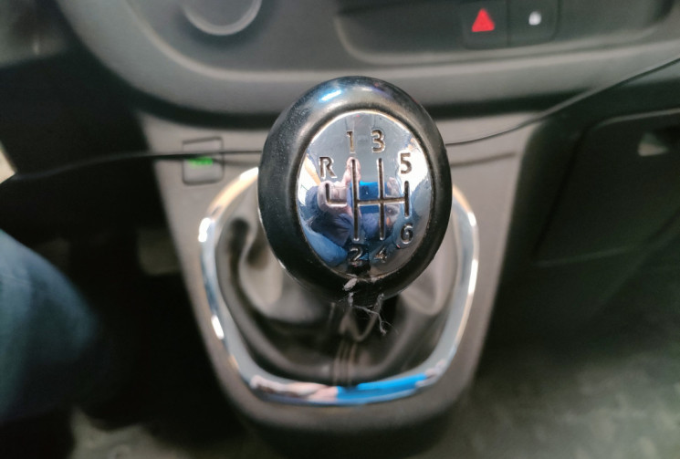 Renault Trafic III Fourgon L1H1 1200 1.6 dCi 16V Energy vitré 125 ch Grand Confort