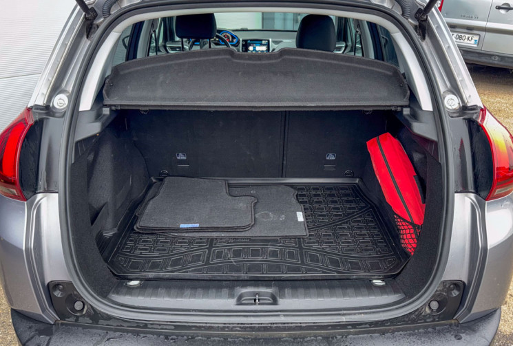 Peugeot 2008 1.5 BlueHDI 120 EAT6 Allure pneus révision freins AV neufs