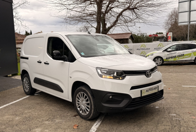 Toyota PROACE City 1.2 VVTi Turbo 130 EAT8 * TVA récupérable / GPS / Attelage / Carplay