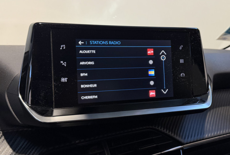 Peugeot 208  208 1,2 75 STYLE + CARPLAY