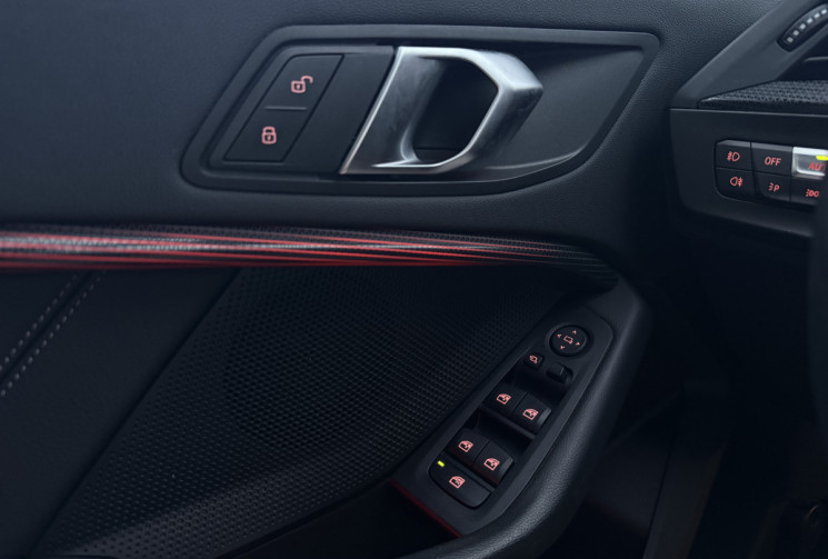 BMW Série 1 118iA 136ch Edition Sport DKG7  CAMERA / GRAND ECRAN / CARPLAY