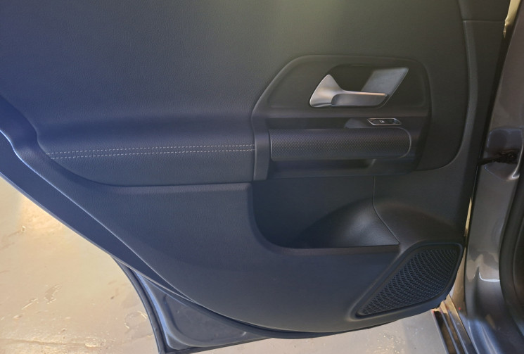 Mercedes Classe B 180 D 1.5 STYLE LINE DCT 7 TOIT OUVRANT  SEMI CUIR PALETTES  GARANTIE 12 MOIS