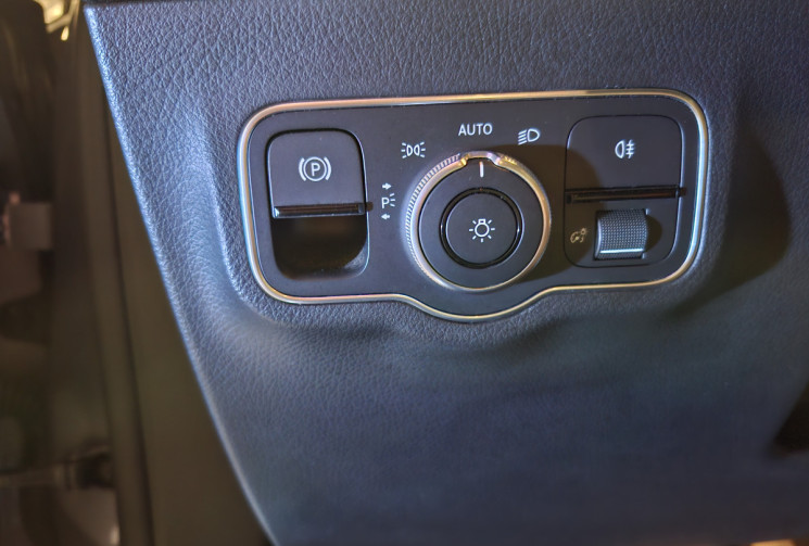 Mercedes Classe B 180 D 1.5 STYLE LINE DCT 7 TOIT OUVRANT  SEMI CUIR PALETTES  GARANTIE 12 MOIS