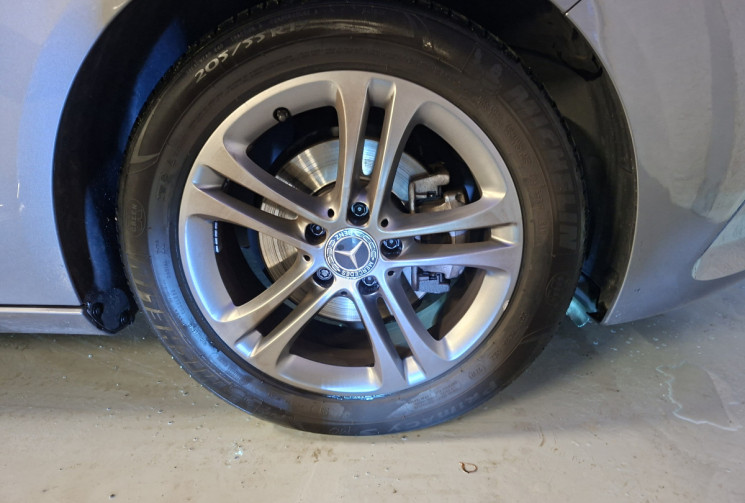 Mercedes Classe B 180 D 1.5 STYLE LINE DCT 7 TOIT OUVRANT  SEMI CUIR PALETTES  GARANTIE 12 MOIS