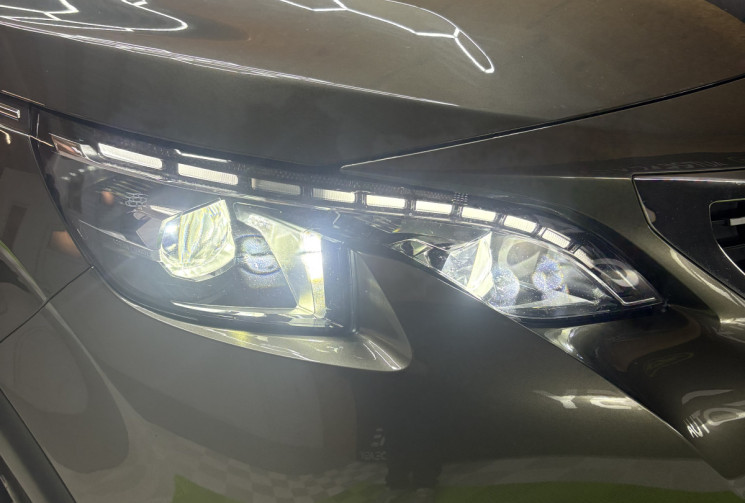 Peugeot 3008 2.0 HDI 180ch GT / biton coupe franche