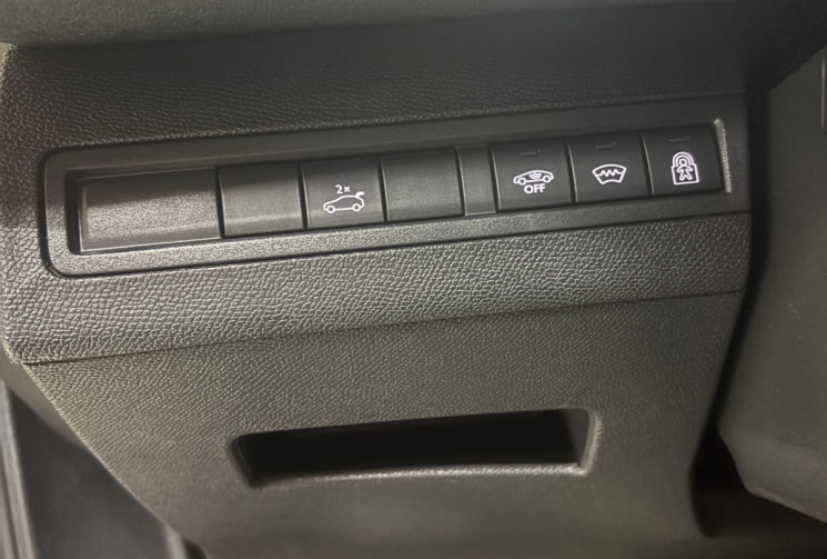 Peugeot 3008 2.0 HDI 180ch GT / biton coupe franche