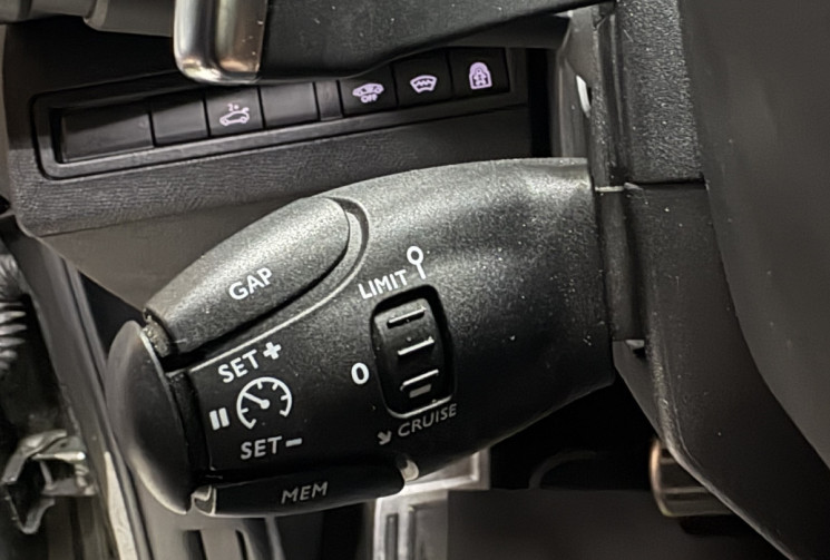 Peugeot 3008 2.0 HDI 180ch GT / biton coupe franche