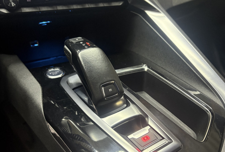 Peugeot 3008 2.0 HDI 180ch GT / biton coupe franche