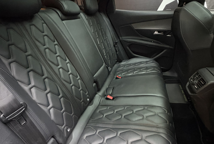 Peugeot 3008 2.0 HDI 180ch GT / biton coupe franche