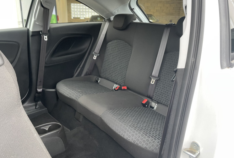 Opel Corsa 1.4 i 16V 75 cv ENJOY