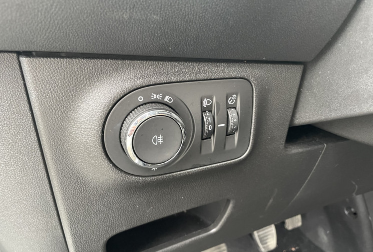 Opel Corsa 1.4 i 16V 75 cv ENJOY