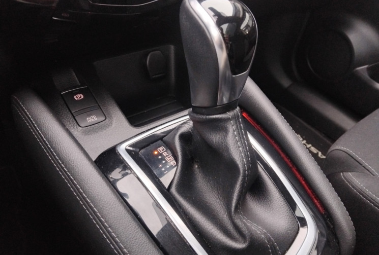 Nissan Qashqai II Phase 2  1.5 dCi  DCT7  115 cv Business Edition - Caméra 360 - Toit Panoramique 