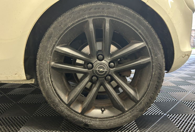 Opel Corsa IV 1.4 Turbo 120ch Color edition Start&Stop 3p