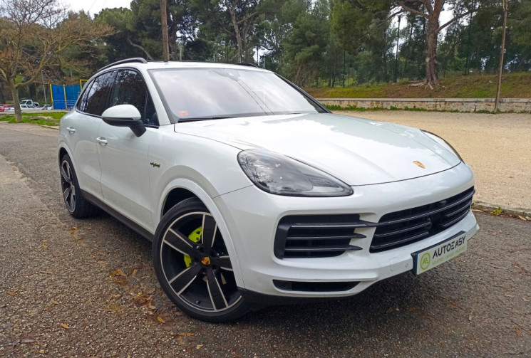Porsche Cayenne 3.0L V6 HYBRIDE - PLATINIUM ED. - GTIE PORSCHE APPROVED 04/2027