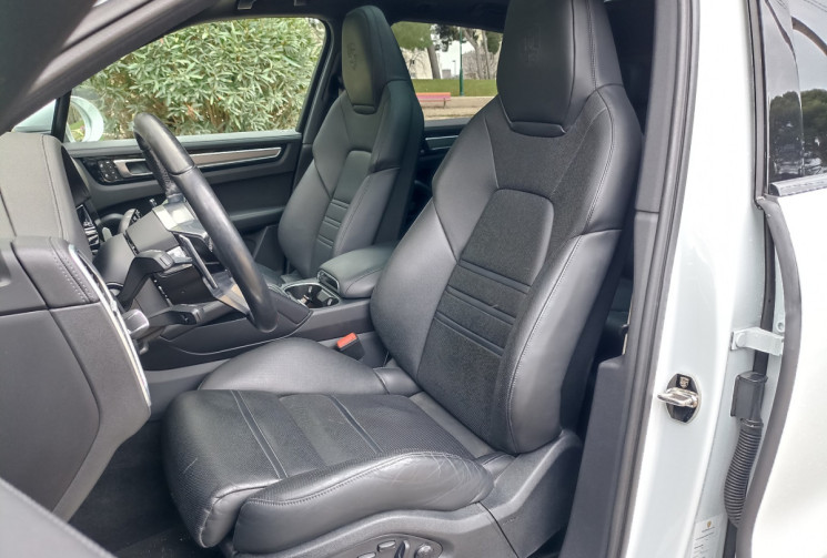 Porsche Cayenne 3.0L V6 HYBRIDE - PLATINIUM ED. - GTIE PORSCHE APPROVED 04/2027