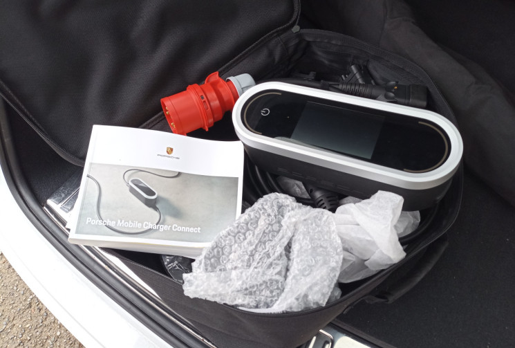 Porsche Cayenne 3.0L V6 HYBRIDE - PLATINIUM ED. - GTIE PORSCHE APPROVED 04/2027