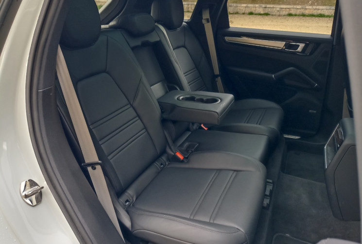 Porsche Cayenne 3.0L V6 HYBRIDE - PLATINIUM ED. - GTIE PORSCHE APPROVED 04/2027