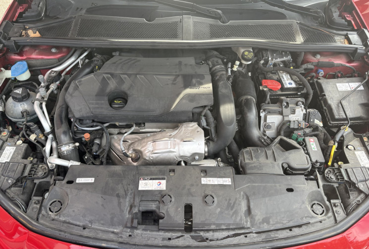 Peugeot 308 GT PACK 225cv / Super état / Révisée / Hybride rechargeable 