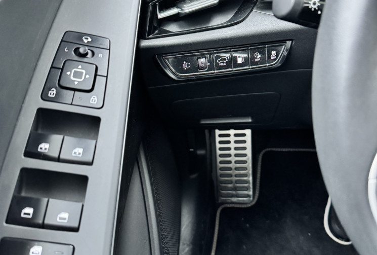 Kia Niro 1.6 GDI PHEV 183 DCT6 Premium Business                    