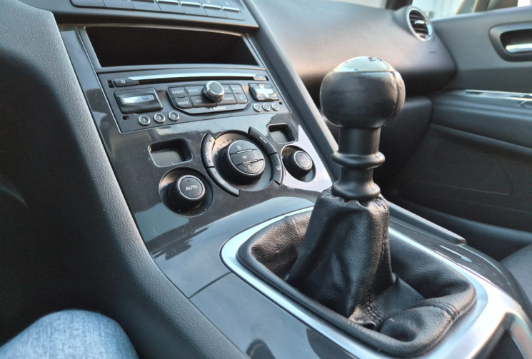 Peugeot 5008 I PHASE 2 1.6 HDi 115CV ALLURE * TOIT PANORAMIQUE * ATTELAGE * 7 PLACES * FULL OPTIONS